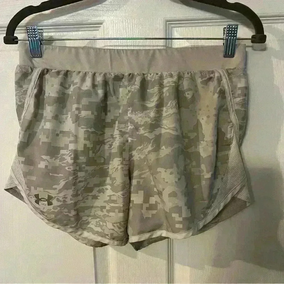 Under Armour Women’s Athletic Running Shorts Light Gray Camo Pattern Size Small - Picture 1 of 6